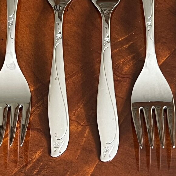 8 Vintage Insico Salad Forks Stainless Flatware Woodlore Interntional Silver - Picture 7 of 10